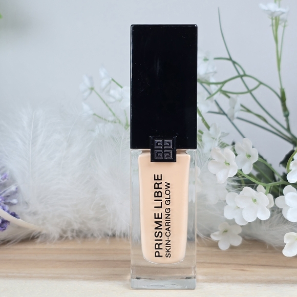 Givenchy Prisme Libre Skin-Caring Glow Foundation Full Size Shade 2-W110 Luxury - Picture 5 of 16